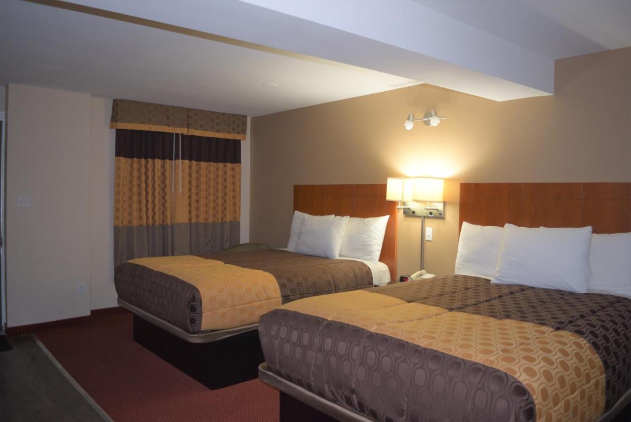 Knights Inn Arnprior Екстер'єр фото