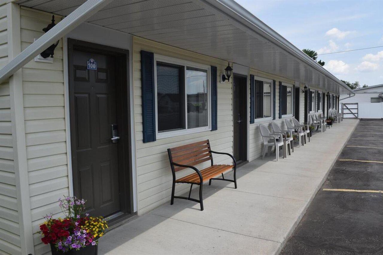 Knights Inn Arnprior Екстер'єр фото